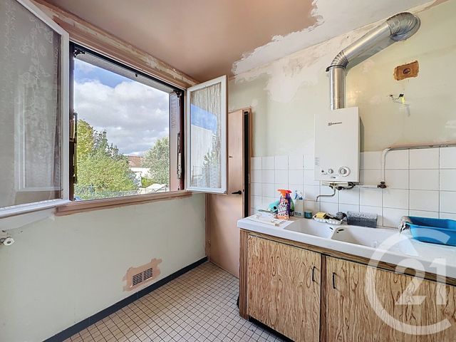 Afficher la photo en grand Appartement F3 à vendre - 3 pièces - 59.26 m2 - VITRY SUR SEINE - 94 - ILE-DE-FRANCE - Century 21 K.B. Immobilier