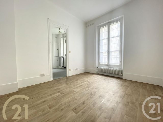 Studio à vendre - 1 pièce - 18.7 m2 - VILLEJUIF - 94 - ILE-DE-FRANCE - Century 21 K.B. Immobilier
