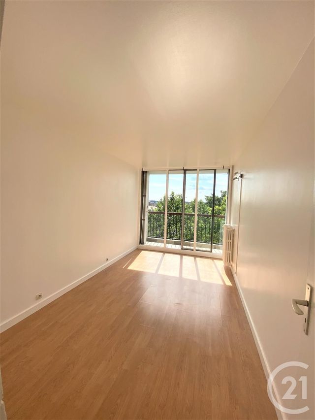 Afficher la photo en grand Appartement F3 à louer - 3 pièces - 67.0 m2 - VILLEJUIF - 94 - ILE-DE-FRANCE - Century 21 K.B. Immobilier
