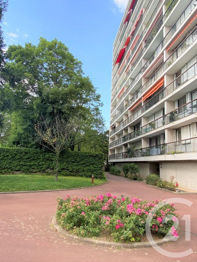 Afficher la photo en grand Appartement F3 à louer - 3 pièces - 67.0 m2 - VILLEJUIF - 94 - ILE-DE-FRANCE - Century 21 K.B. Immobilier