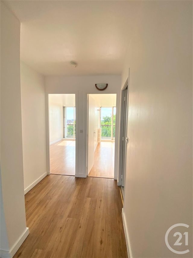 Afficher la photo en grand Appartement F3 à louer - 3 pièces - 67.0 m2 - VILLEJUIF - 94 - ILE-DE-FRANCE - Century 21 K.B. Immobilier