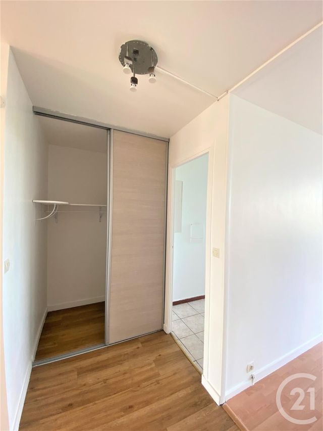 Afficher la photo en grand Appartement F3 à louer - 3 pièces - 67.0 m2 - VILLEJUIF - 94 - ILE-DE-FRANCE - Century 21 K.B. Immobilier