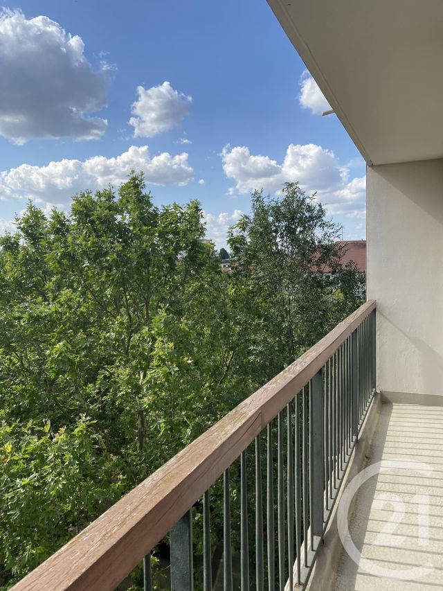 Afficher la photo en grand Appartement F3 à louer - 3 pièces - 67.0 m2 - VILLEJUIF - 94 - ILE-DE-FRANCE - Century 21 K.B. Immobilier