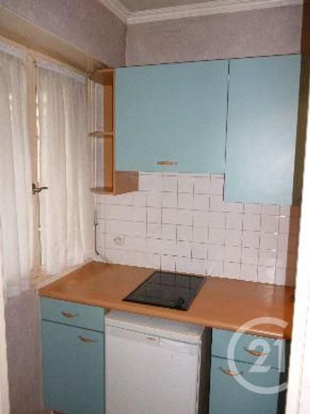 Afficher la photo en grand Appartement F1 à louer - 1 pièce - 27.5 m2 - VILLEJUIF - 94 - ILE-DE-FRANCE - Century 21 K.B. Immobilier