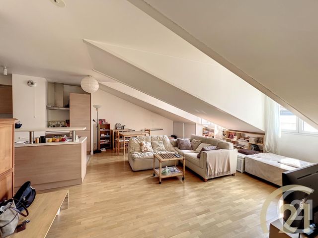 Appartement F2 à vendre - 2 pièces - 51.95 m2 - VILLEJUIF - 94 - ILE-DE-FRANCE - Century 21 K.B. Immobilier