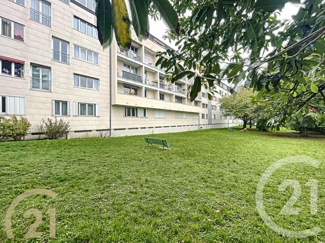 Appartement F3 à vendre - 3 pièces - 49.77 m2 - VILLEJUIF - 94 - ILE-DE-FRANCE - Century 21 K.B. Immobilier