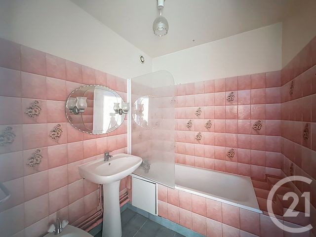 Appartement F4 à vendre - 4 pièces - 80.24 m2 - VILLEJUIF - 94 - ILE-DE-FRANCE - Century 21 K.B. Immobilier