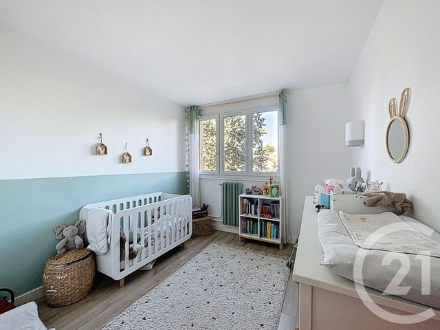 Appartement F5 à vendre - 5 pièces - 91.64 m2 - VILLEJUIF - 94 - ILE-DE-FRANCE - Century 21 K.B. Immobilier