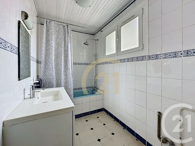 maison à vendre - 5 pièces - 106.0 m2 - VILLEJUIF - 94 - ILE-DE-FRANCE - Century 21 K.B. Immobilier