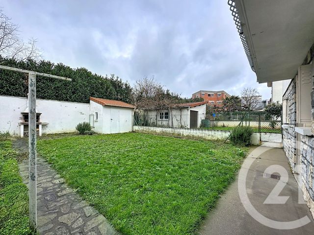 maison à vendre - 6 pièces - 153.4 m2 - VILLEJUIF - 94 - ILE-DE-FRANCE - Century 21 K.B. Immobilier