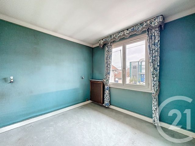 maison à vendre - 6 pièces - 153.4 m2 - VILLEJUIF - 94 - ILE-DE-FRANCE - Century 21 K.B. Immobilier