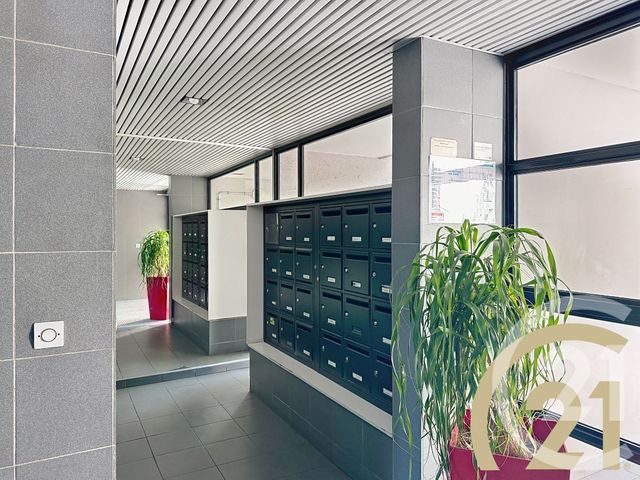 Appartement F4 à vendre - 4 pièces - 78.71 m2 - VILLEJUIF - 94 - ILE-DE-FRANCE - Century 21 K.B. Immobilier