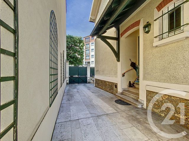 Afficher la photo en grand maison à vendre - 8 pièces - 154.78 m2 - VITRY SUR SEINE - 94 - ILE-DE-FRANCE - Century 21 K.B. Immobilier