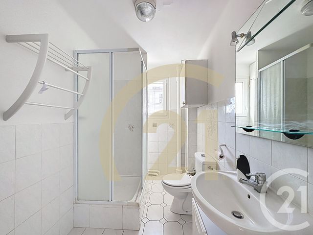 Appartement F5 à vendre - 5 pièces - 109.33 m2 - VILLEJUIF - 94 - ILE-DE-FRANCE - Century 21 K.B. Immobilier