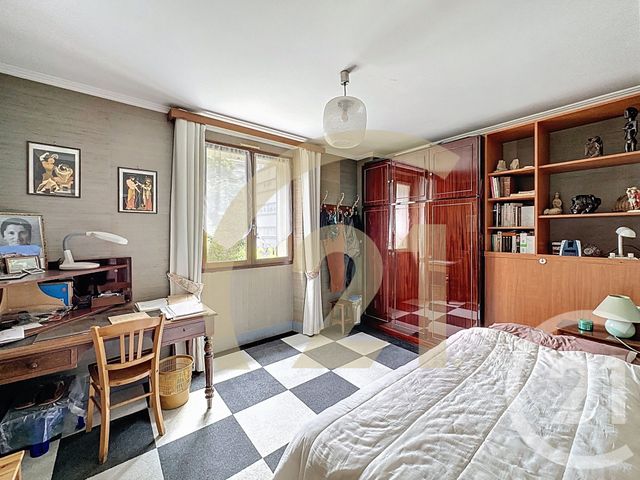 Afficher la photo en grand maison à vendre - 14 pièces - 274.17 m2 - VILLEJUIF - 94 - ILE-DE-FRANCE - Century 21 K.B. Immobilier