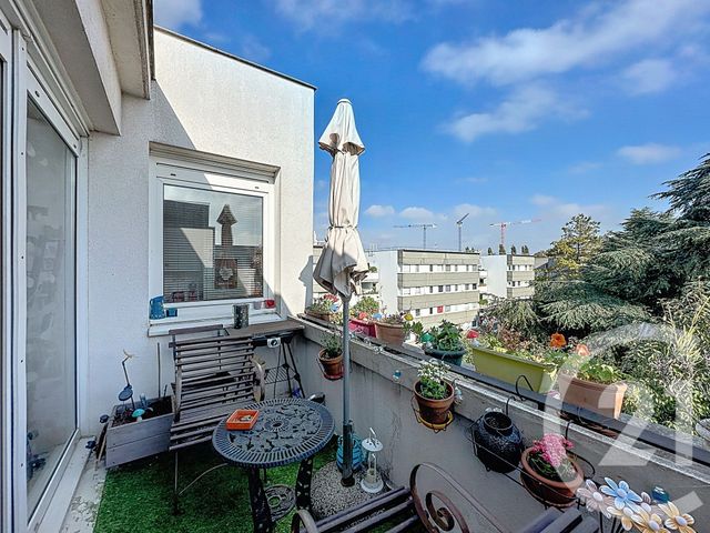 Appartement Duplex à vendre - 4 pièces - 73.63 m2 - VILLEJUIF - 94 - ILE-DE-FRANCE - Century 21 K.B. Immobilier