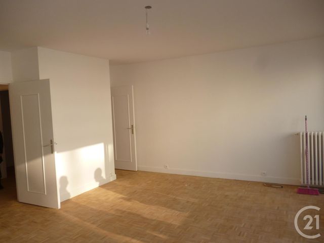 Appartement F2 à louer - 2 pièces - 58.07 m2 - VILLEJUIF - 94 - ILE-DE-FRANCE - Century 21 K.B. Immobilier