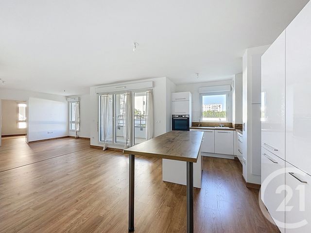Appartement F4 à vendre - 4 pièces - 70.82 m2 - VILLEJUIF - 94 - ILE-DE-FRANCE - Century 21 K.B. Immobilier