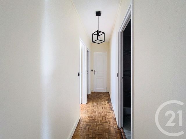 Appartement F3 à vendre - 3 pièces - 55.19 m2 - VILLEJUIF - 94 - ILE-DE-FRANCE - Century 21 K.B. Immobilier