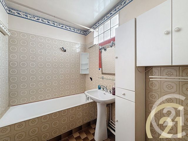 Appartement T3 à vendre - 3 pièces - 72.04 m2 - VILLEJUIF - 94 - ILE-DE-FRANCE - Century 21 K.B. Immobilier