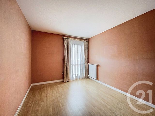 Appartement F5 à vendre - 5 pièces - 90.61 m2 - VILLEJUIF - 94 - ILE-DE-FRANCE - Century 21 K.B. Immobilier