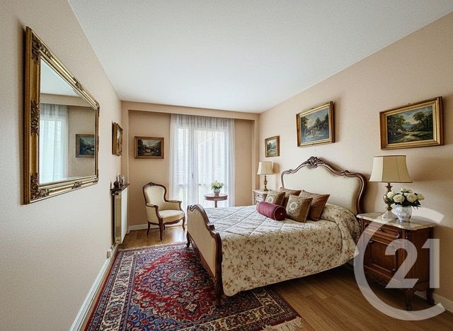 Appartement F5 à vendre - 5 pièces - 90.61 m2 - VILLEJUIF - 94 - ILE-DE-FRANCE - Century 21 K.B. Immobilier