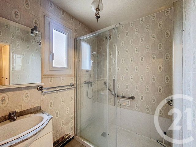 Appartement F5 à vendre - 5 pièces - 90.61 m2 - VILLEJUIF - 94 - ILE-DE-FRANCE - Century 21 K.B. Immobilier