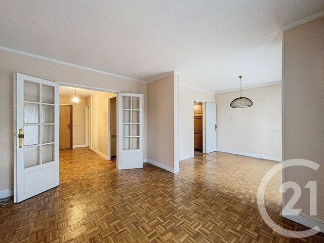 Appartement F5 à vendre - 5 pièces - 90.61 m2 - VILLEJUIF - 94 - ILE-DE-FRANCE - Century 21 K.B. Immobilier