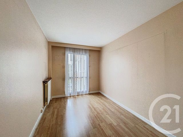 Appartement F5 à vendre - 5 pièces - 90.61 m2 - VILLEJUIF - 94 - ILE-DE-FRANCE - Century 21 K.B. Immobilier