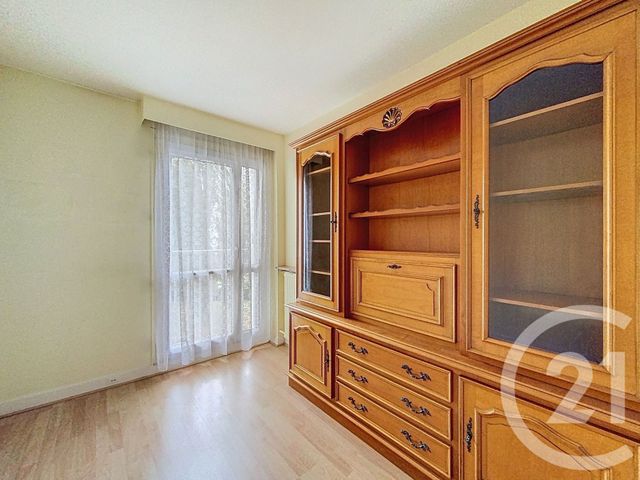 Appartement F5 à vendre - 5 pièces - 90.61 m2 - VILLEJUIF - 94 - ILE-DE-FRANCE - Century 21 K.B. Immobilier