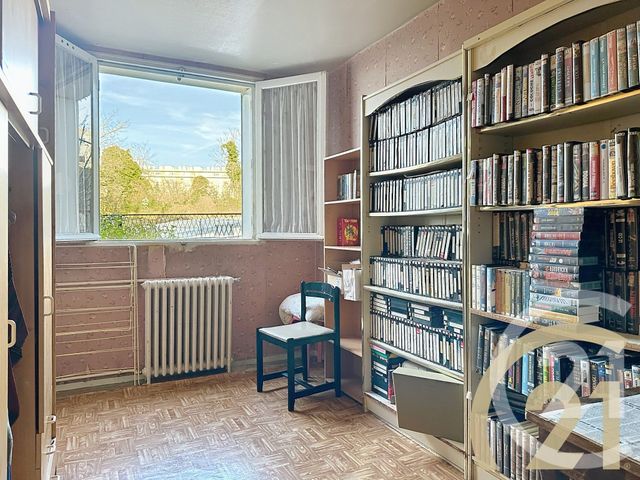 Appartement F5 à vendre - 5 pièces - 79.0 m2 - VILLEJUIF - 94 - ILE-DE-FRANCE - Century 21 K.B. Immobilier