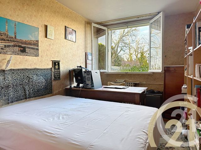 Appartement F5 à vendre - 5 pièces - 79.0 m2 - VILLEJUIF - 94 - ILE-DE-FRANCE - Century 21 K.B. Immobilier