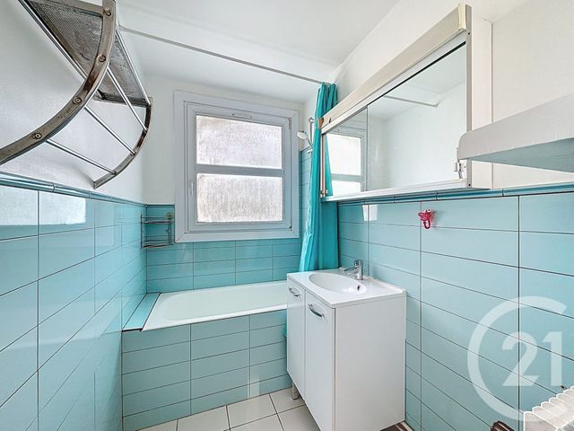 Appartement F3 à vendre - 3 pièces - 54.83 m2 - L HAY LES ROSES - 94 - ILE-DE-FRANCE - Century 21 K.B. Immobilier