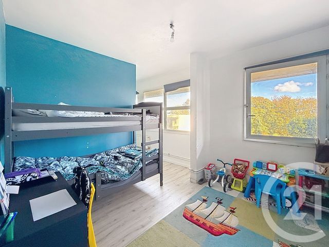 Appartement T5 à vendre - 5 pièces - 103.03 m2 - VILLEJUIF - 94 - ILE-DE-FRANCE - Century 21 K.B. Immobilier