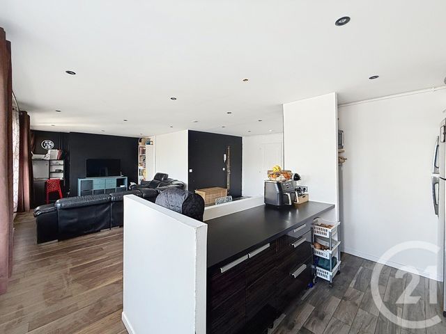 Appartement T5 à vendre - 5 pièces - 103.03 m2 - VILLEJUIF - 94 - ILE-DE-FRANCE - Century 21 K.B. Immobilier