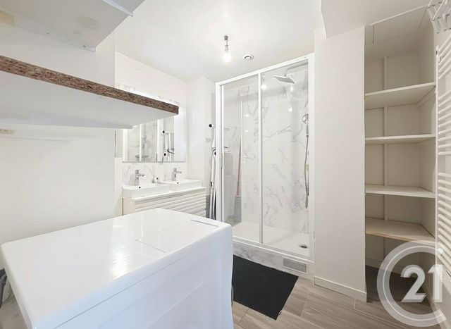 Appartement T5 à vendre - 5 pièces - 103.03 m2 - VILLEJUIF - 94 - ILE-DE-FRANCE - Century 21 K.B. Immobilier