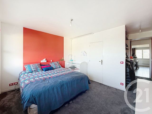 Appartement T5 à vendre - 5 pièces - 103.03 m2 - VILLEJUIF - 94 - ILE-DE-FRANCE - Century 21 K.B. Immobilier