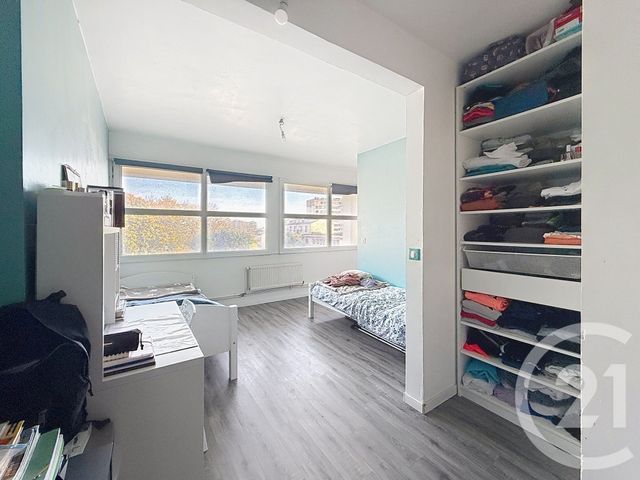 Appartement T5 à vendre - 5 pièces - 103.03 m2 - VILLEJUIF - 94 - ILE-DE-FRANCE - Century 21 K.B. Immobilier