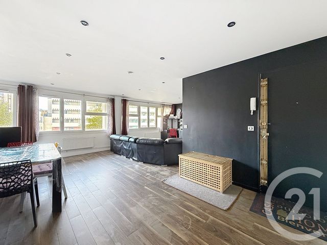 Appartement T5 à vendre - 5 pièces - 103.03 m2 - VILLEJUIF - 94 - ILE-DE-FRANCE - Century 21 K.B. Immobilier