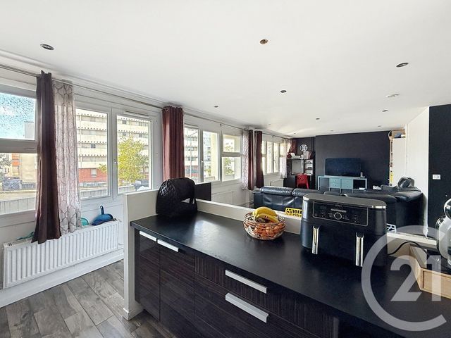 Appartement T5 à vendre - 5 pièces - 103.03 m2 - VILLEJUIF - 94 - ILE-DE-FRANCE - Century 21 K.B. Immobilier