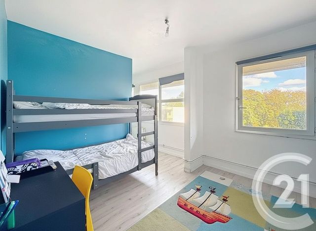 Appartement T5 à vendre - 5 pièces - 103.03 m2 - VILLEJUIF - 94 - ILE-DE-FRANCE - Century 21 K.B. Immobilier