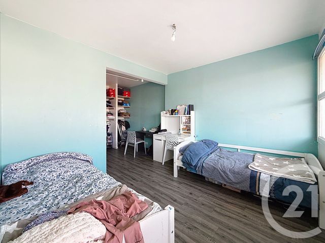 Appartement T5 à vendre - 5 pièces - 103.03 m2 - VILLEJUIF - 94 - ILE-DE-FRANCE - Century 21 K.B. Immobilier