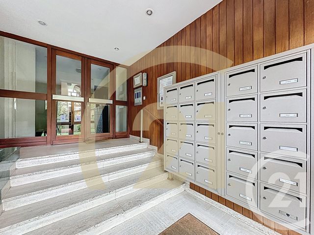 Afficher la photo en grand Appartement F2 à vendre - 2 pièces - 41.41 m2 - VILLEJUIF - 94 - ILE-DE-FRANCE - Century 21 K.B. Immobilier