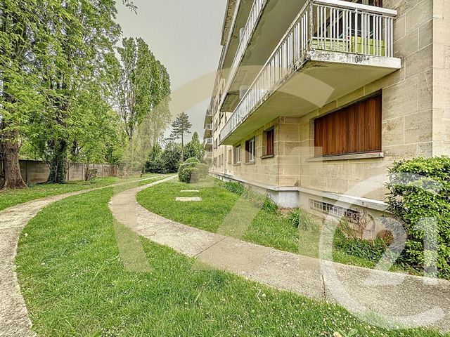 Afficher la photo en grand Appartement F2 à vendre - 2 pièces - 41.41 m2 - VILLEJUIF - 94 - ILE-DE-FRANCE - Century 21 K.B. Immobilier