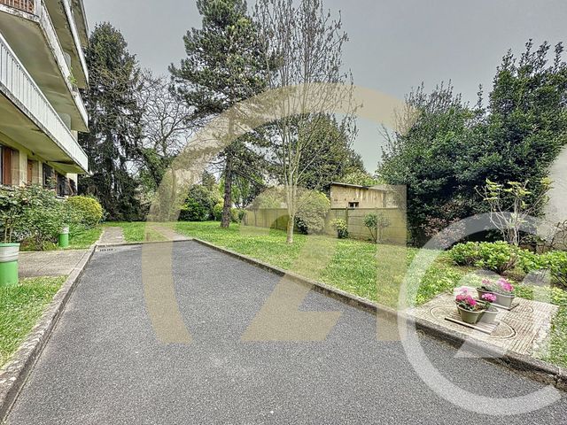 Afficher la photo en grand Appartement F2 à vendre - 2 pièces - 41.41 m2 - VILLEJUIF - 94 - ILE-DE-FRANCE - Century 21 K.B. Immobilier