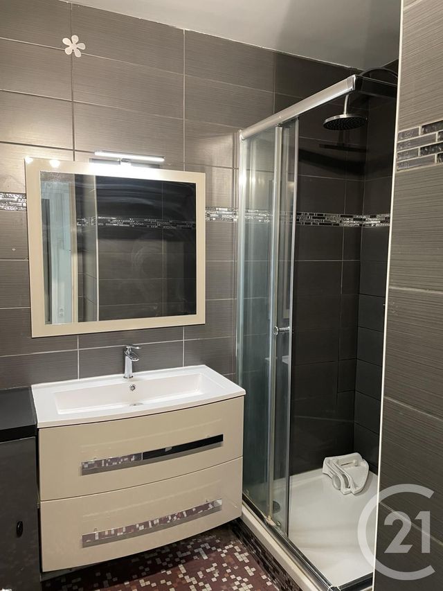 Afficher la photo en grand Appartement F3 à louer - 3 pièces - 58.24 m2 - VILLEJUIF - 94 - ILE-DE-FRANCE - Century 21 K.B. Immobilier