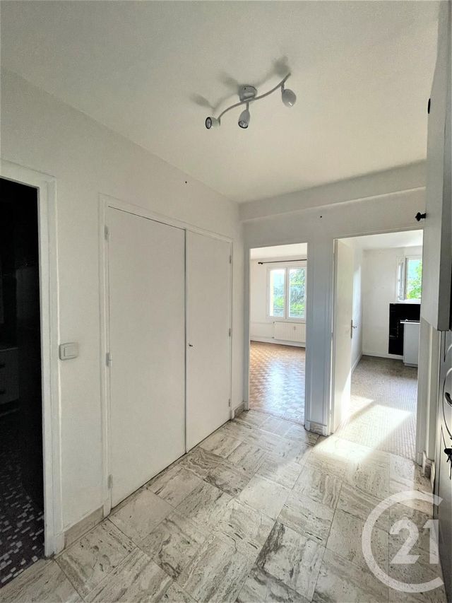 Afficher la photo en grand Appartement F3 à louer - 3 pièces - 58.24 m2 - VILLEJUIF - 94 - ILE-DE-FRANCE - Century 21 K.B. Immobilier