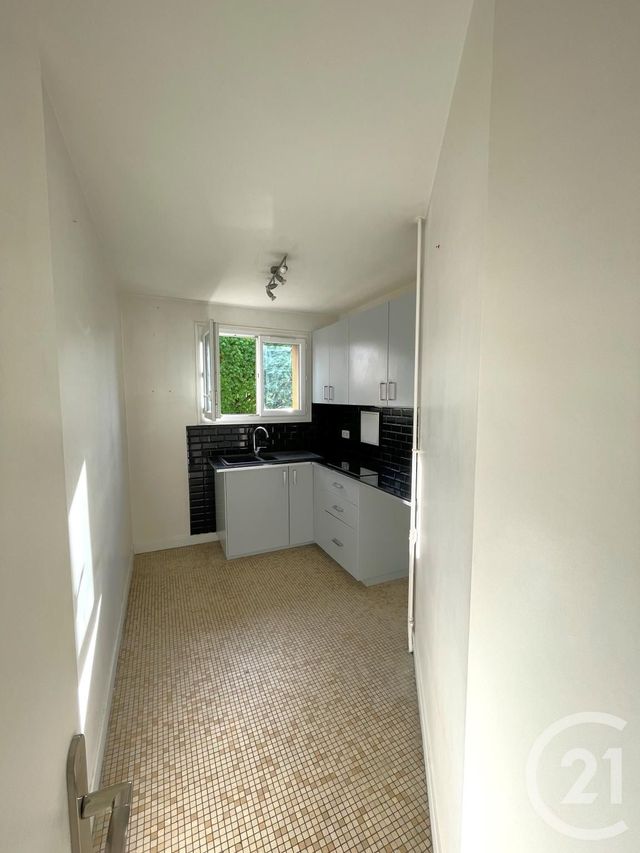 Afficher la photo en grand Appartement F3 à louer - 3 pièces - 58.24 m2 - VILLEJUIF - 94 - ILE-DE-FRANCE - Century 21 K.B. Immobilier