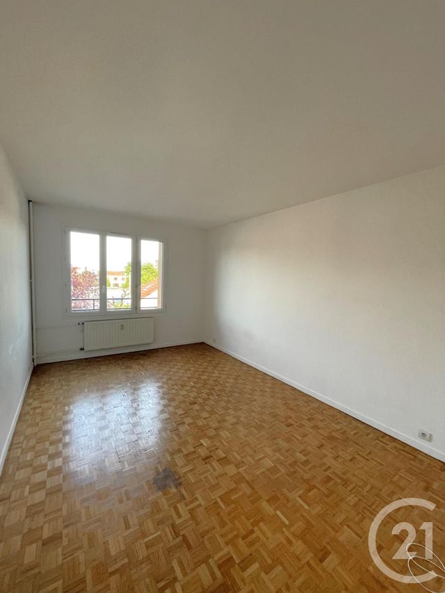 Afficher la photo en grand Appartement F3 à louer - 3 pièces - 58.24 m2 - VILLEJUIF - 94 - ILE-DE-FRANCE - Century 21 K.B. Immobilier