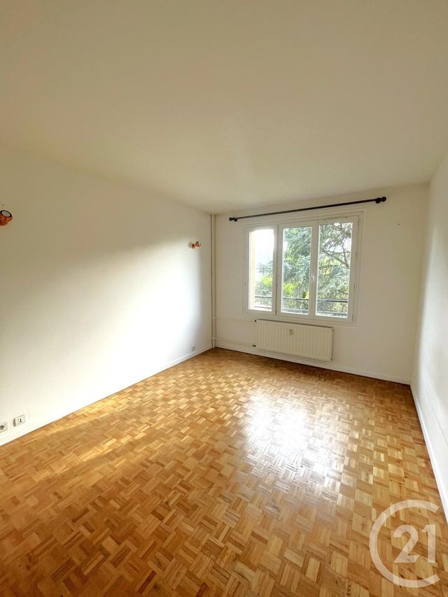 Afficher la photo en grand Appartement F3 à louer - 3 pièces - 58.24 m2 - VILLEJUIF - 94 - ILE-DE-FRANCE - Century 21 K.B. Immobilier